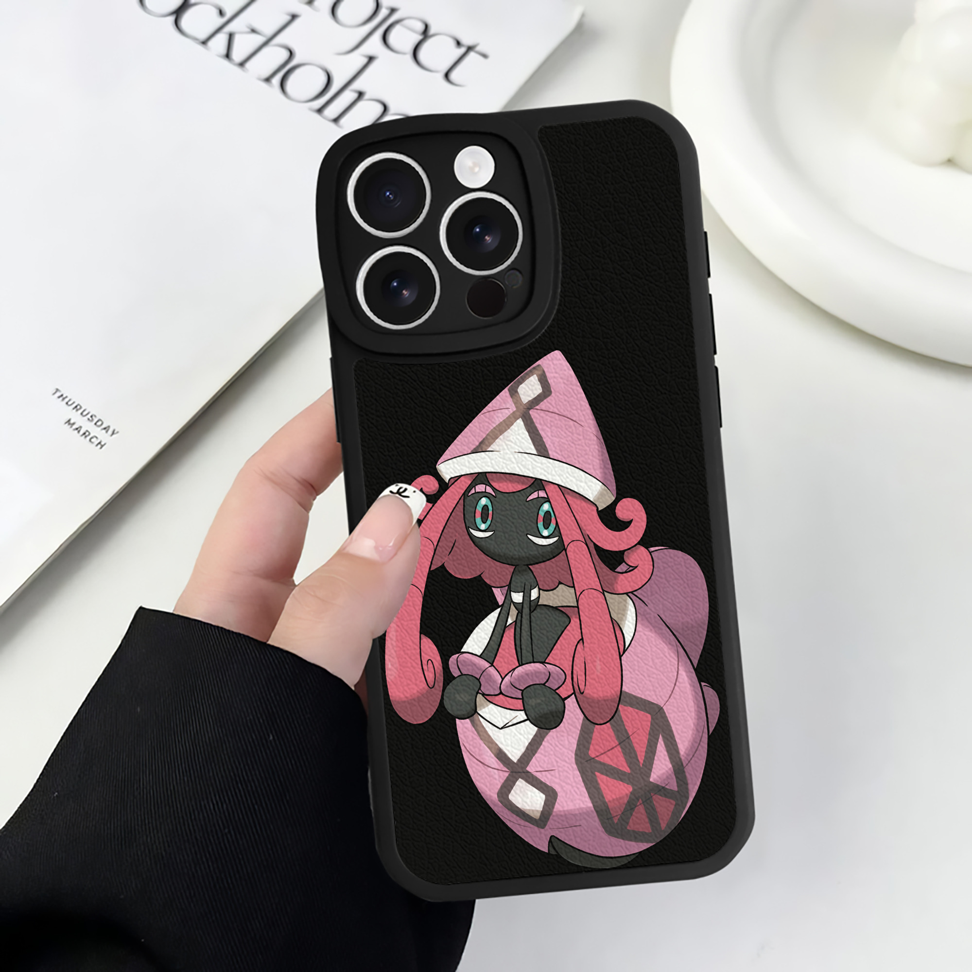 （画像用） ポケットモンスター Pokémon 【iPhone 16シリーズ対応】シリコンスマホケース（レザー調） 材質：シリコン